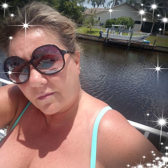 Meet your Posher, Doreen - Picture 1 of 1